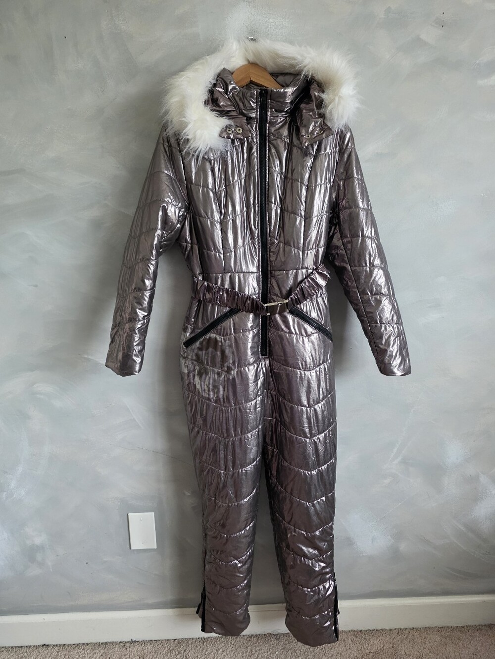 Aurgelmir Metallic Silver One-Piece Faux Fur Hood Ski Suit Jumpsuit Large Belted